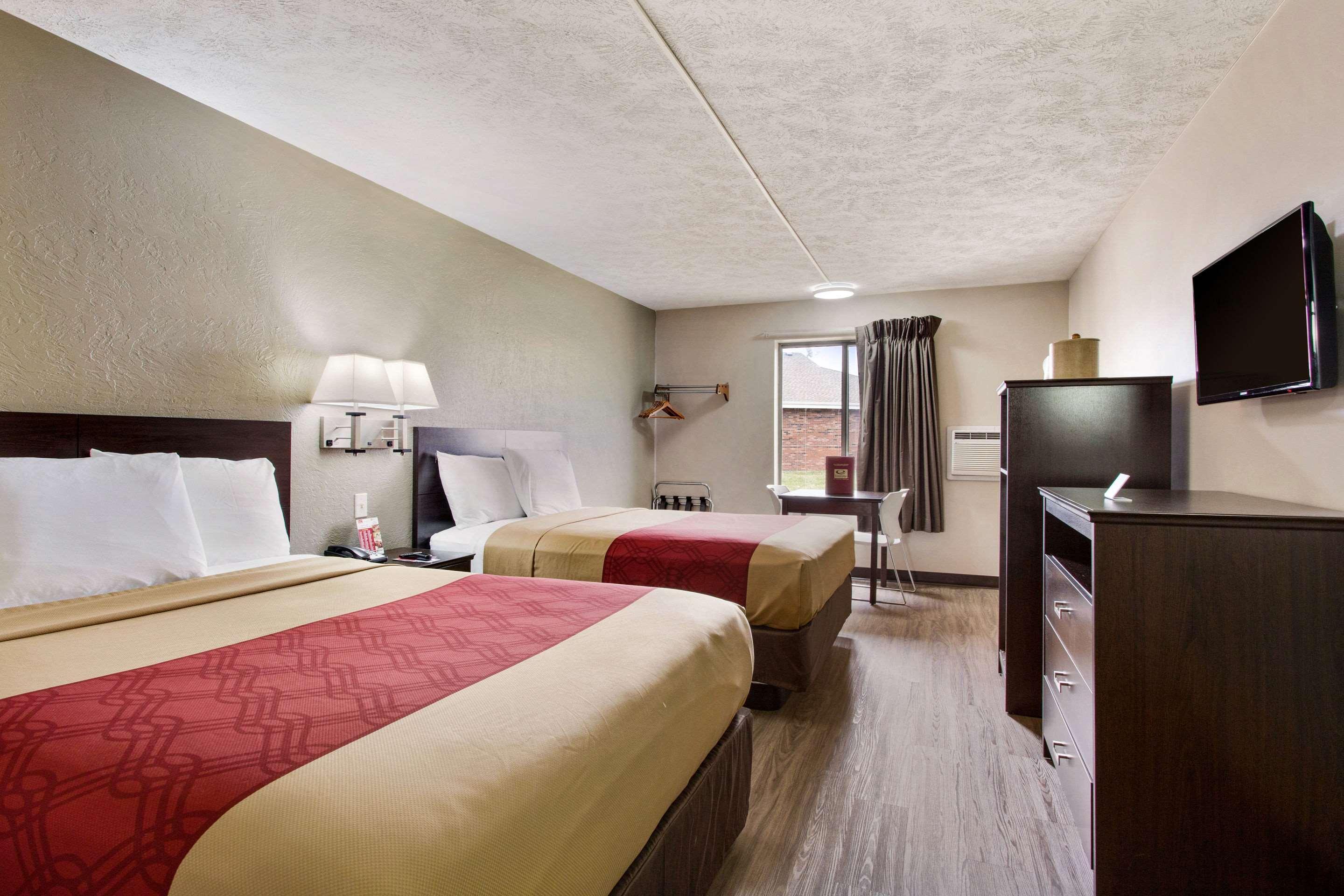 Red Lion Inn & Suites Olathe Kansas City Exterior foto