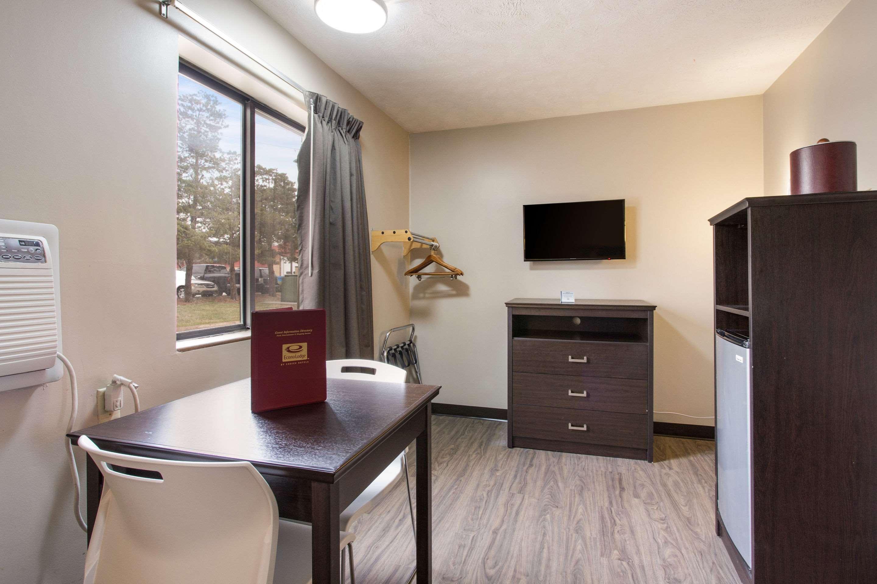 Red Lion Inn & Suites Olathe Kansas City Exterior foto
